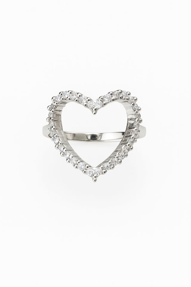 Anello cuore forato Argento 925 contornato di pietre zirconi bianchi taglio brillante .