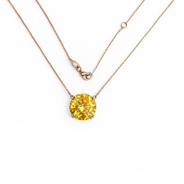 Catenina lunga cm 44+ 3 allungo Impreziosita dal bellissimo PUNTO LUCE mm 16 . Pietra multi sfaccettata luminosissima.